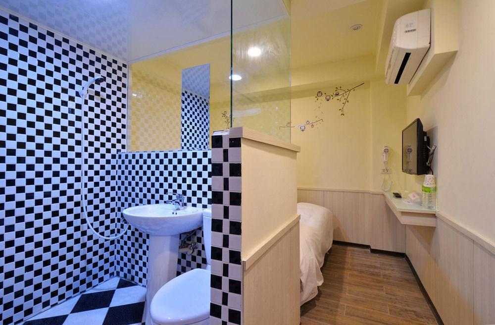 Galaxy Mini Inn Taipéi Exterior foto